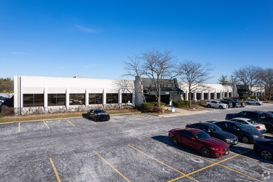 700-702 N Deerpath Dr, Vernon Hills, IL for lease - Building Photo - Image 2 of 6