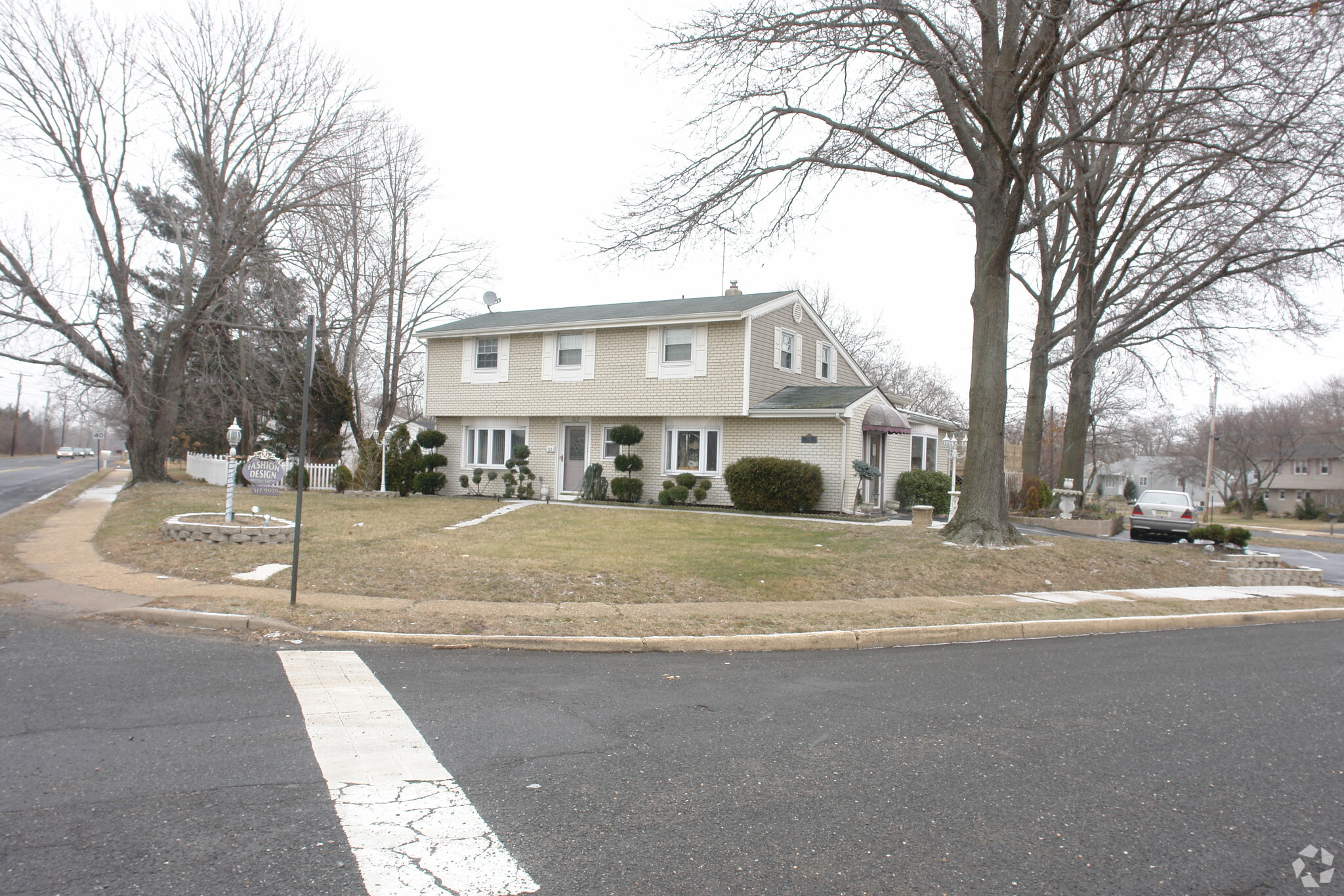 712 W Park Ave, Oakhurst, NJ for sale Primary Photo- Image 1 of 1