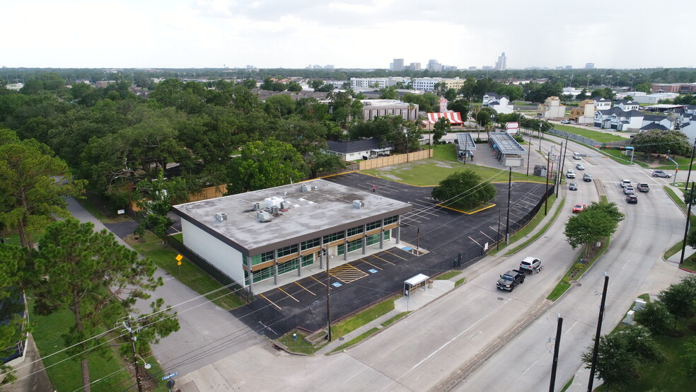 8845 Long Point Rd, Houston, TX for lease - Building Photo - Image 2 of 20