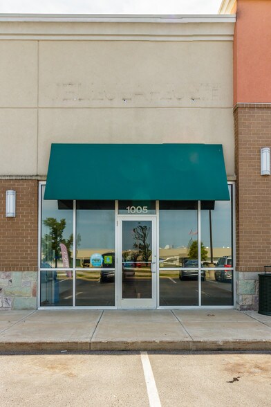 1005 Charleston Ave E, Mattoon, IL for sale - Building Photo - Image 1 of 1