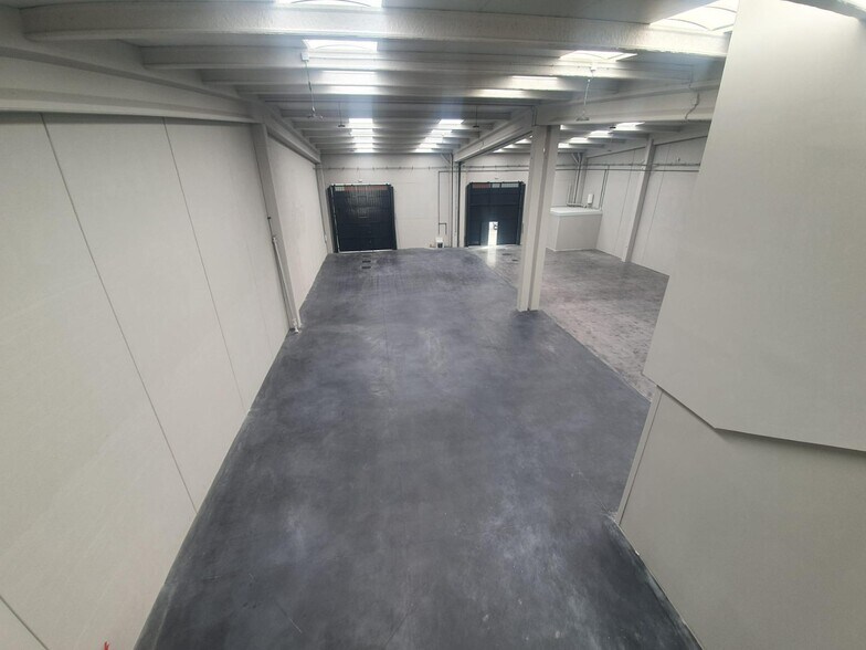 Industrial in SEVILLA for lease - Building Photo - Image 1 of 22