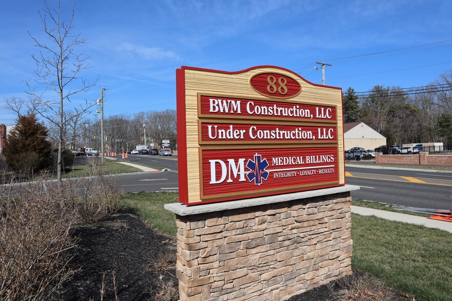 88 Lakeview Drive South portfolio of 3 properties for sale on LoopNet.com - Building Photo - Image 3 of 7