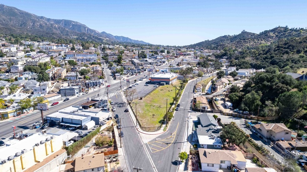 7510 Valaho Dr, Tujunga, CA for sale - Building Photo - Image 3 of 26