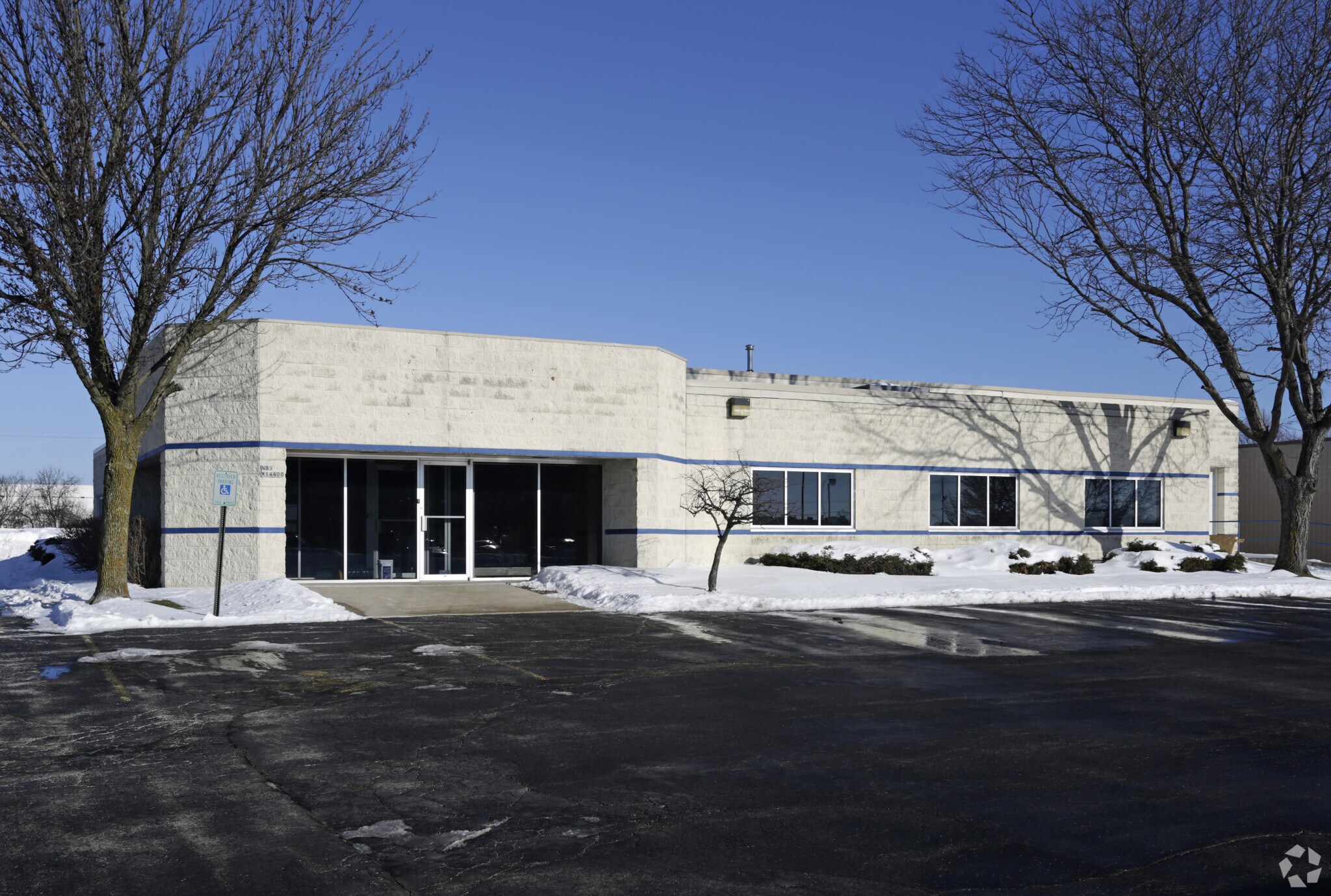 N89 W14400 Patrita Dr, Menomonee Falls, WI for sale Primary Photo- Image 1 of 1