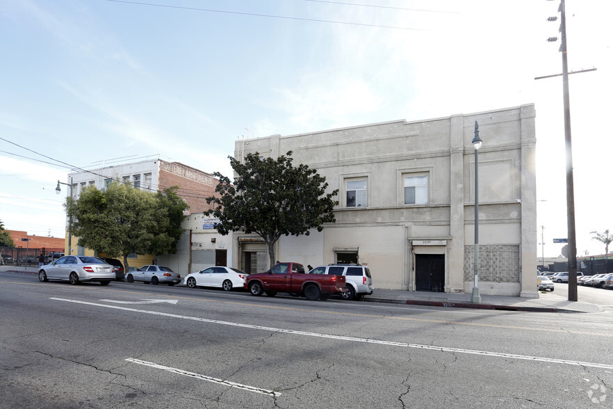 3216 S Main St, Los Angeles, CA for sale - Building Photo - Image 2 of 29