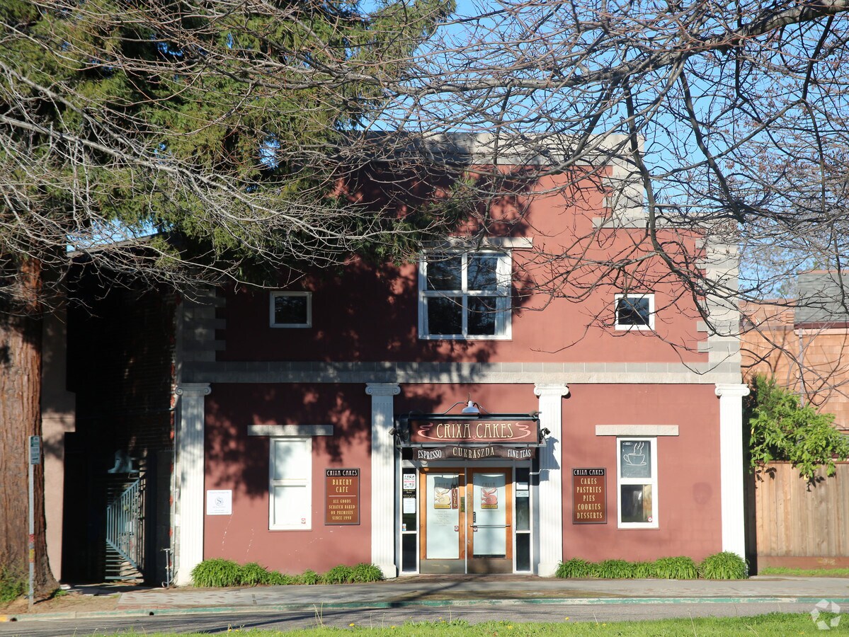 2748 Adeline St, Berkeley, CA 94703