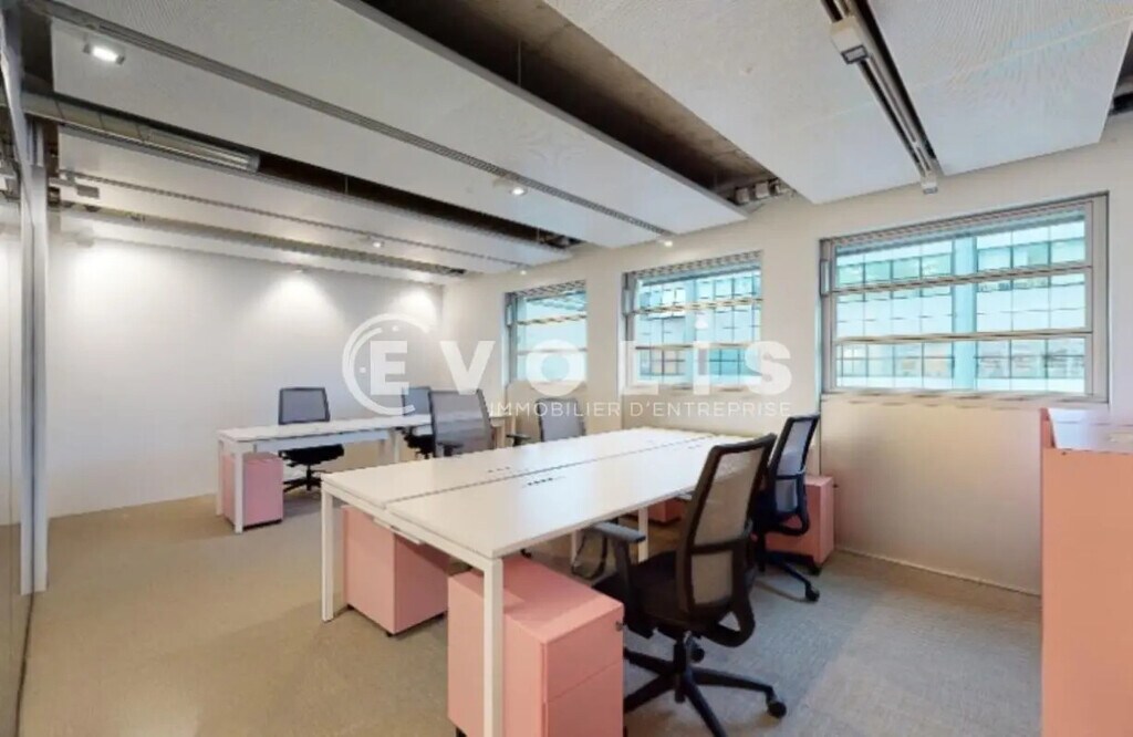 Location Bureaux 120 m² - Photo 1