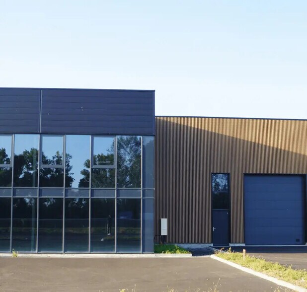 Flex in for lease - Building Photo - Image 3 of 7