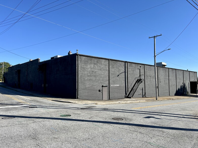 501 S Centennial St, High Point, NC for lease - Building Photo - Image 2 of 8