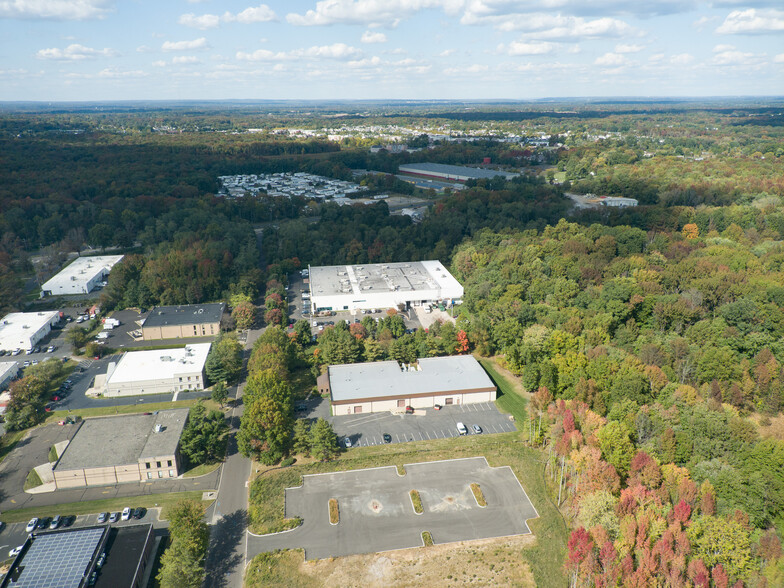 108 N Gold Dr, Robbinsville, NJ for lease - Building Photo - Image 3 of 3