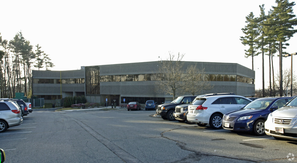 4 Technology Park Dr, Westford, MA for lease - Building Photo - Image 2 of 9