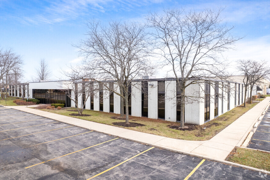 2775 Shermer Rd, Northbrook, IL for lease - Building Photo - Image 2 of 24