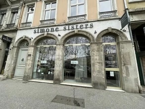 Retail in Lyon for lease Building Photo- Image 1 of 6