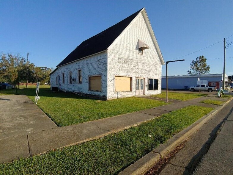 702 N Main St, Jennings, LA for sale - Building Photo - Image 1 of 1