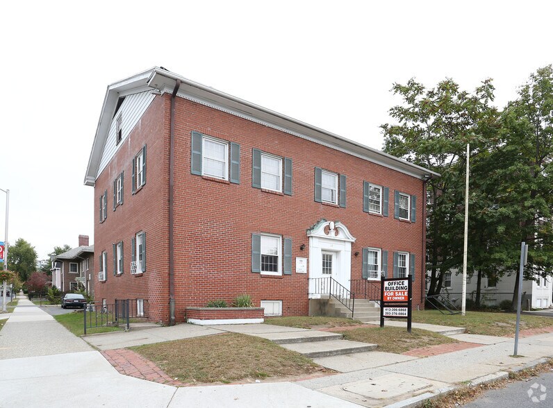 133 Maple St, Springfield, MA 01105