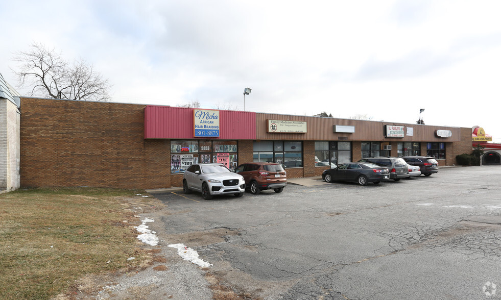 5847-5875 Broadway, Merrillville, IN for sale - Primary Photo - Image 1 of 1