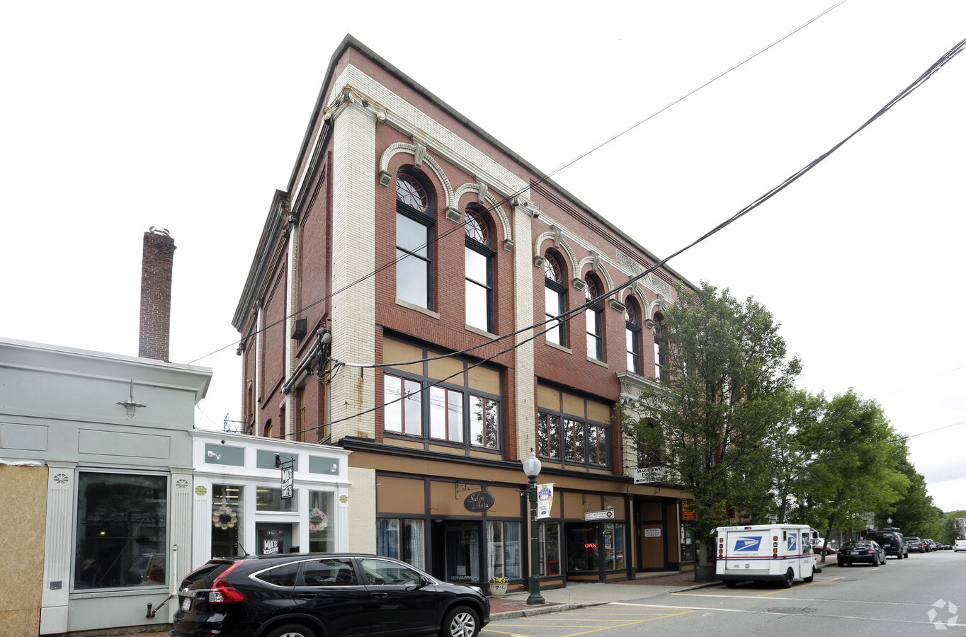 105113 Main St, Amesbury, MA 01913