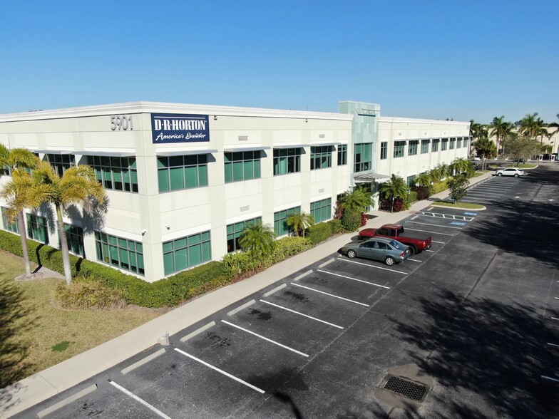 5901 N Honore Ave, Sarasota, FL for lease - Building Photo - Image 1 of 7