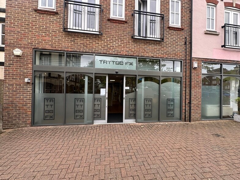 Middle Village, Haywards Heath for lease - Building Photo - Image 1 of 1