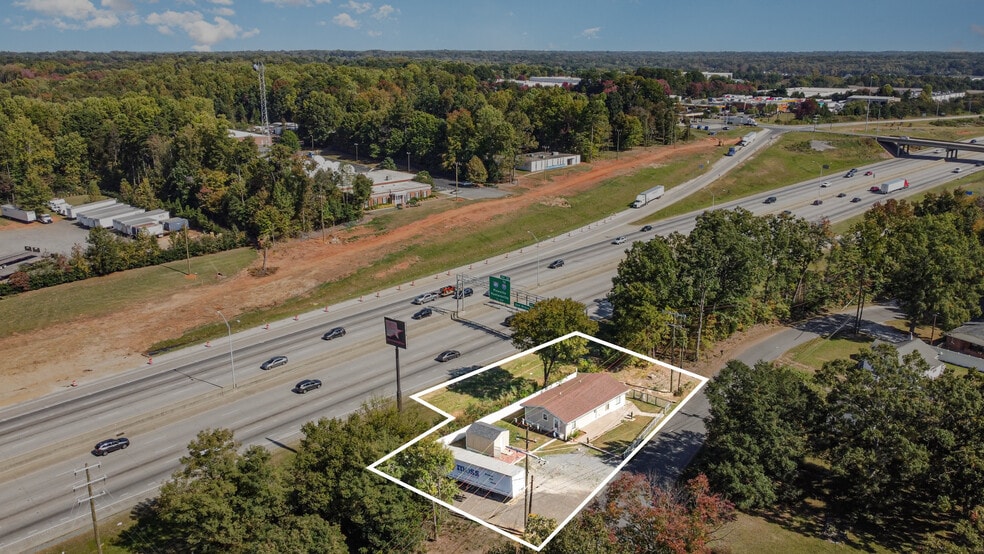 9008 N Lakebrook Rd, Charlotte, NC for sale - Aerial - Image 1 of 37