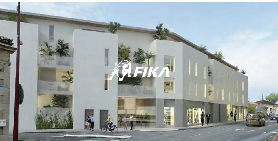 Retail in Saint-Médard-en-Jalles for sale Building Photo- Image 1 of 3