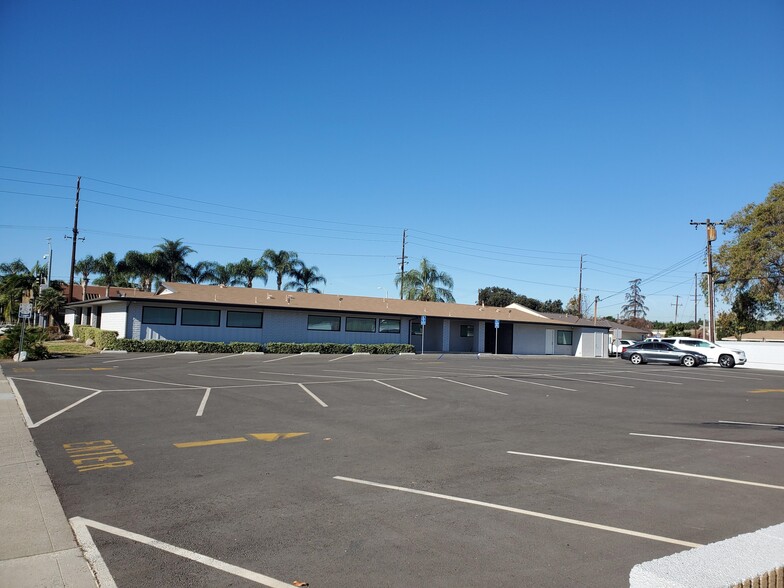 100 N State College Blvd, Fullerton, CA for lease - Primary Photo - Image 1 of 13