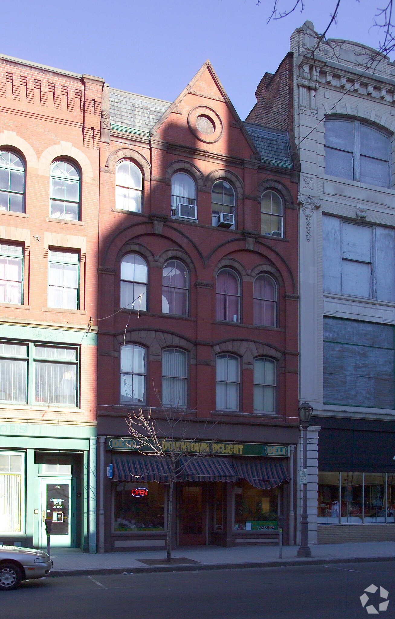 285289 High St, Holyoke, MA 01040