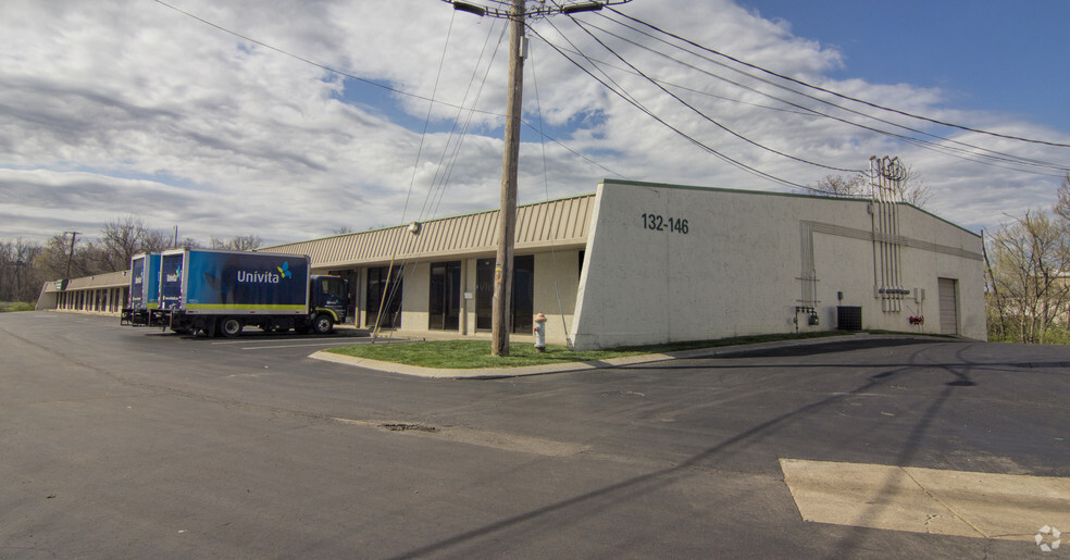 118-122 Space Park Dr, Nashville, TN for lease - Primary Photo - Image 1 of 20