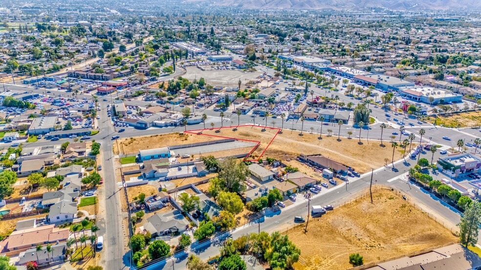 11035 Wells Ave, Riverside, CA for sale - Building Photo - Image 2 of 19