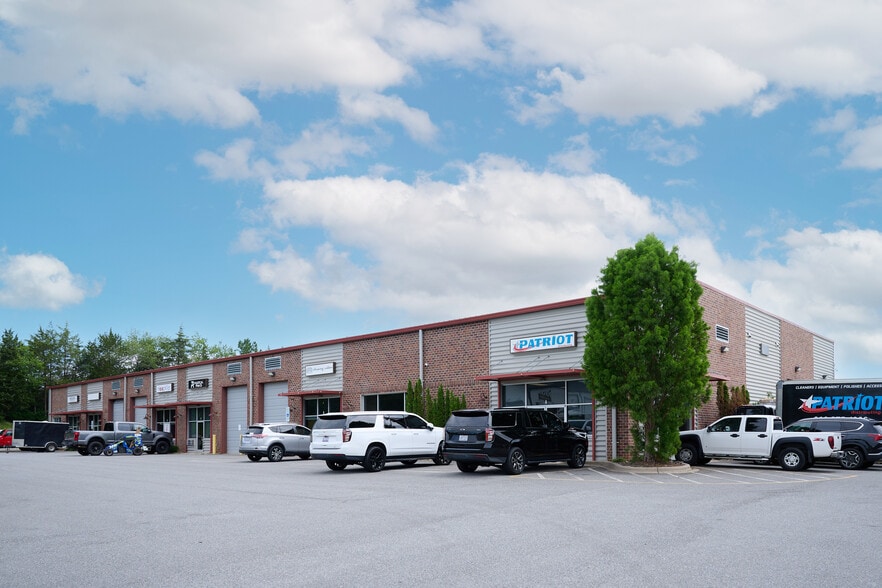 5851 Balsom Ridge Rd, Denver, NC for lease - Building Photo - Image 1 of 2