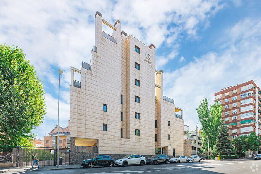 Office in Madrid, Madrid for lease - Primary Photo - Image 1 of 2