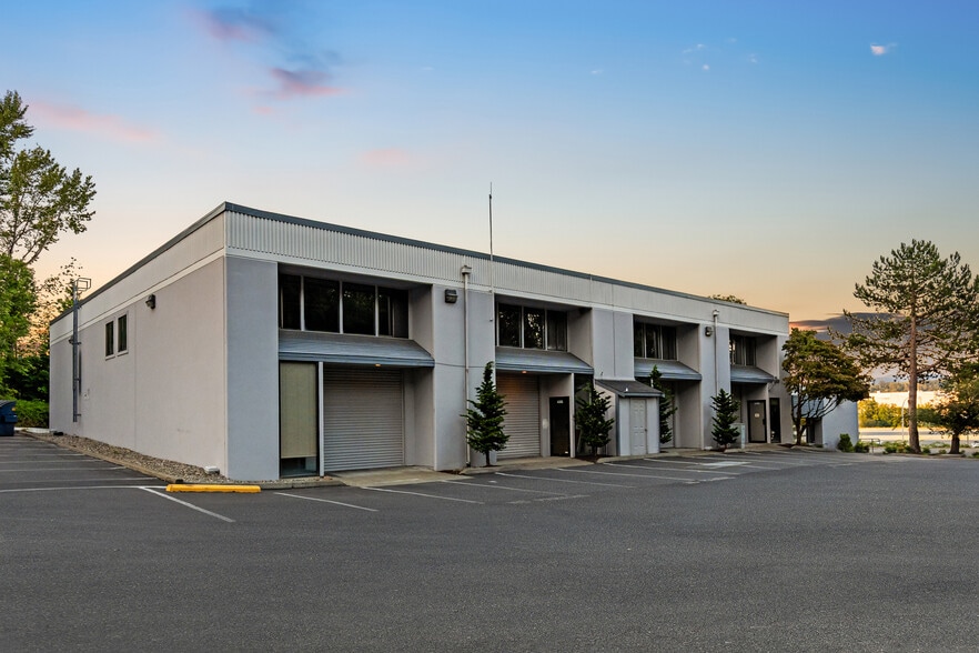 901 Rainier Ave N, Renton, WA for lease - Building Photo - Image 2 of 9