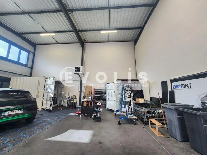 61 Rue Mathieu Dussurgey, Saint-Fons à vendre - Photo de l’immeuble – Image 3 sur 9