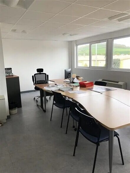 Flex in Pulnoy for lease - Interior Photo - Image 2 of 5