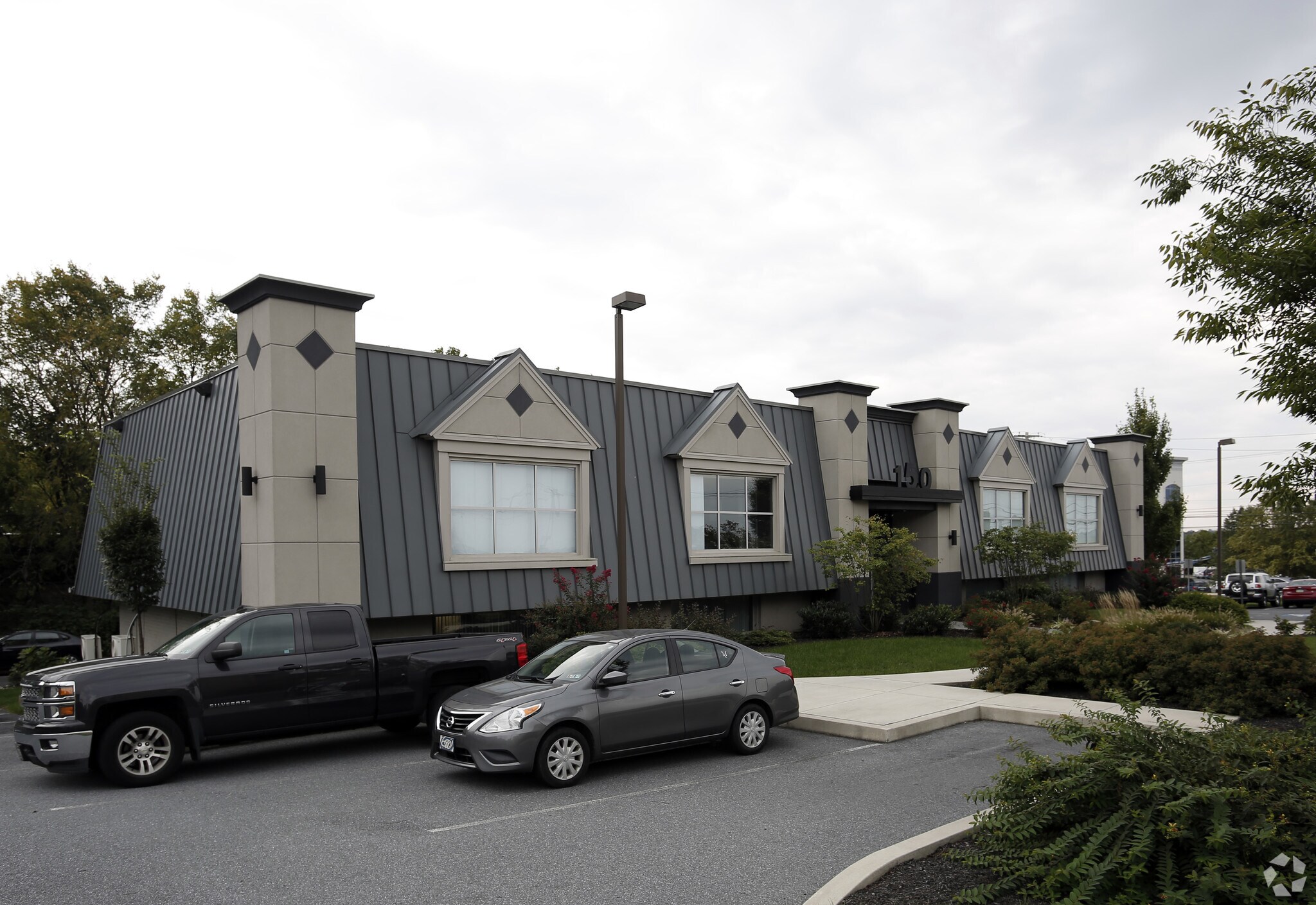 150 Farmington Ln, Lancaster, PA for sale Primary Photo- Image 1 of 1