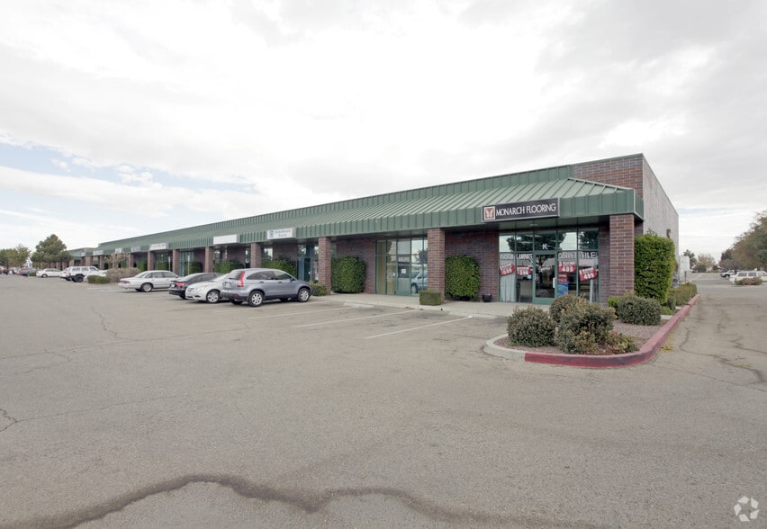 42402-42442 10th St W, Lancaster, CA for lease - Primary Photo - Image 1 of 3