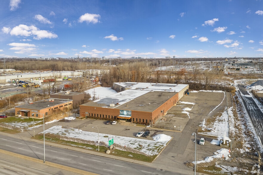 3435 Boul Pitfield, Montréal, QC for lease - Aerial - Image 2 of 5