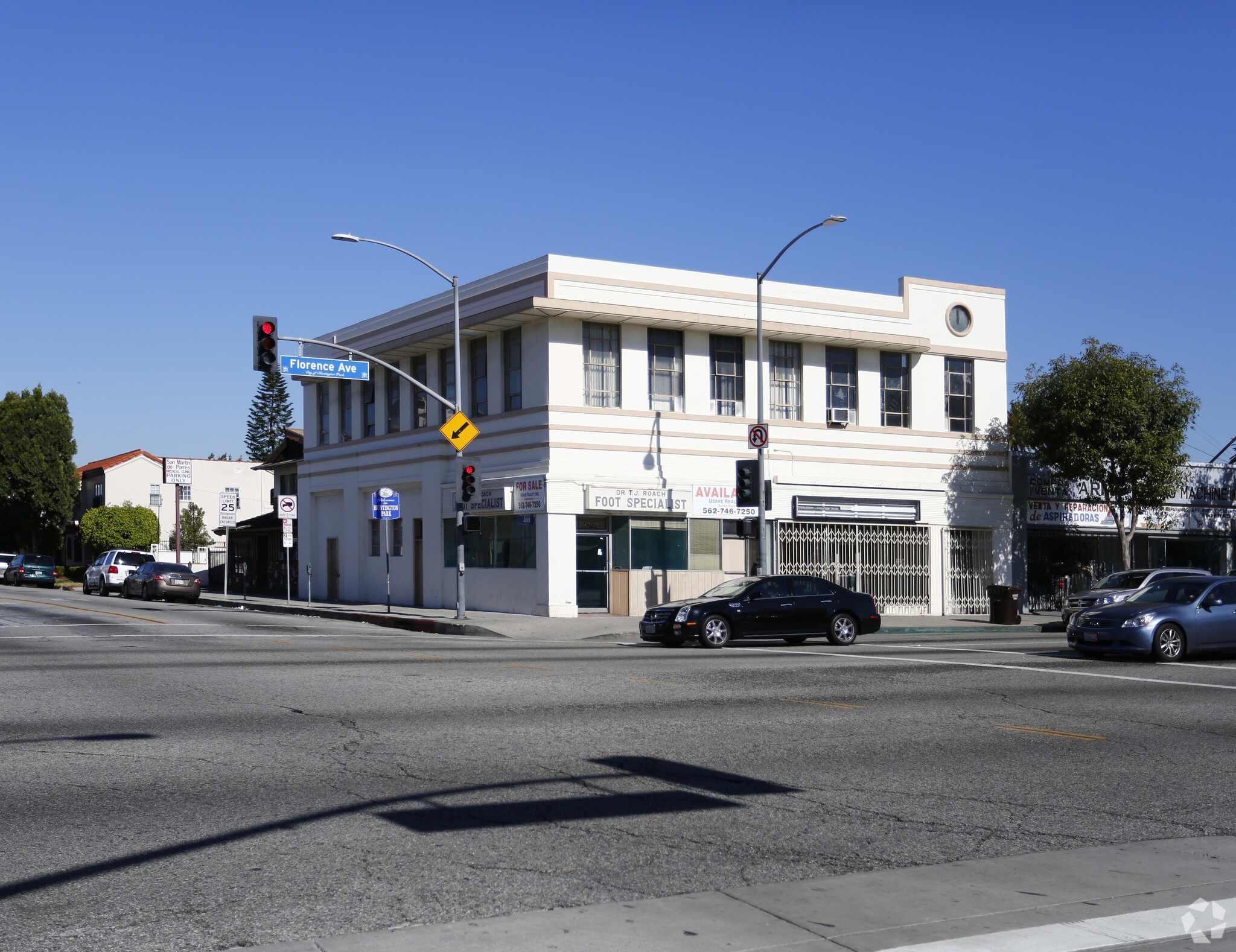 2701-2705 E Florence Ave, Huntington Park, CA for lease Primary Photo- Image 1 of 6