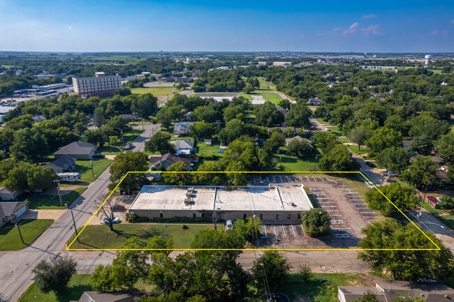 More details for 1300 N Anglin, Cleburne, TX - Office for Auction