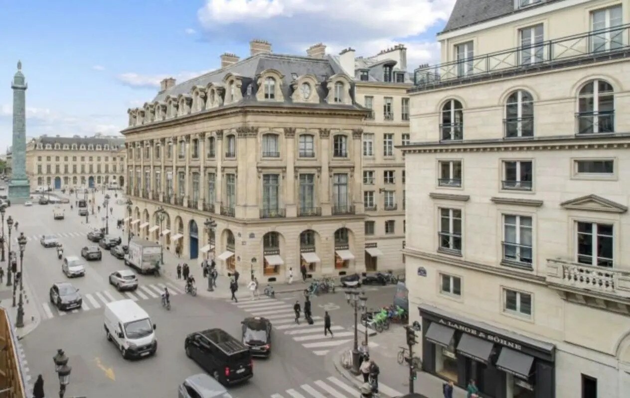 Office in Paris for lease Building Photo- Image 1 of 9