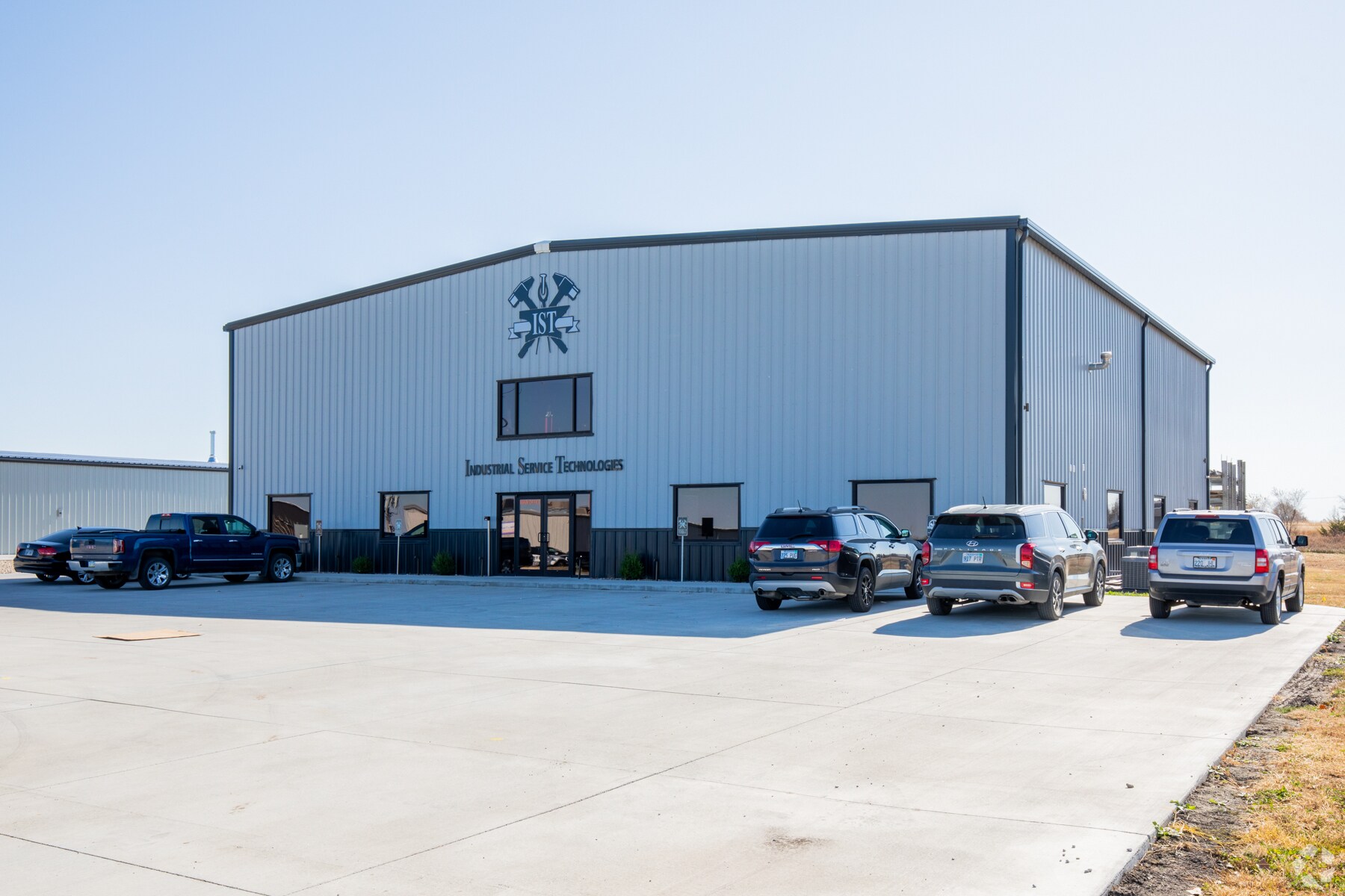 1650 Commerce Dr, Tonganoxie, KS for sale Primary Photo- Image 1 of 15