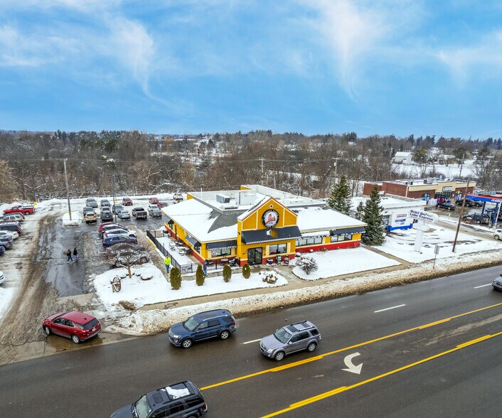 282 S Main St, Lapeer, MI for sale - Building Photo - Image 1 of 1