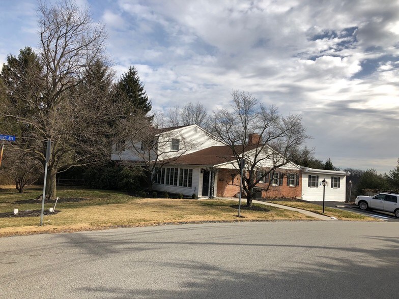 285 N Main St, Spring Grove, PA 17362