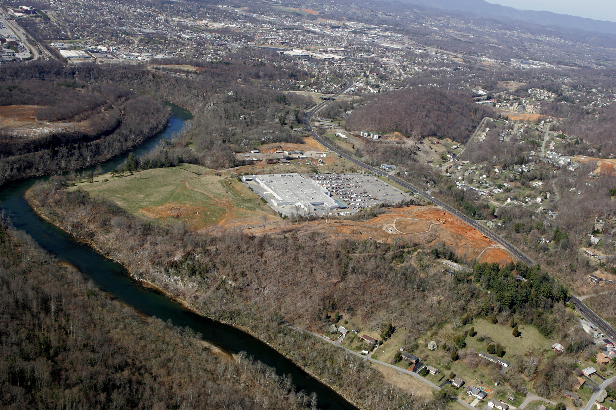 3048 Fort Henry Dr, Kingsport, TN for sale Primary Photo- Image 1 of 1