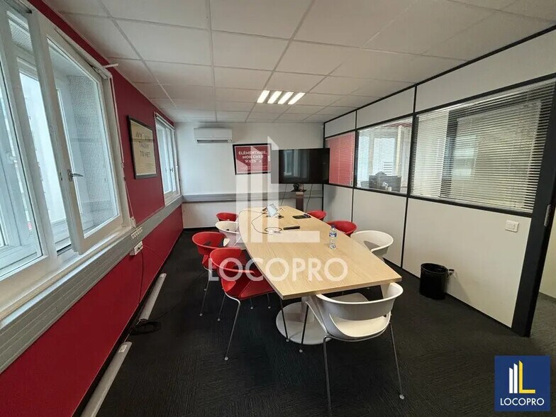 Office in Nice for lease - Interior Photo - Image 2 of 11