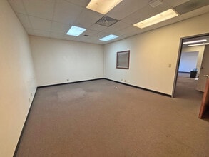 5121-5125 Executive Blvd, Fort Wayne, IN for lease Building Photo- Image 1 of 2