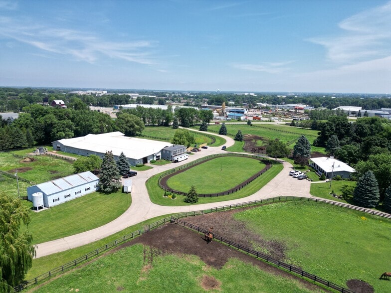 136 Ferdinand St, Neenah, WI for sale - Building Photo - Image 3 of 13