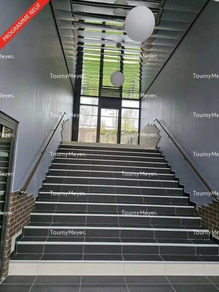 Office in Rennes for lease - Building Photo - Image 3 of 9