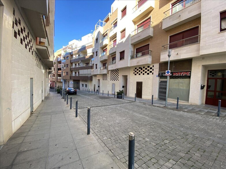 Retail in Almendralejo for sale - Building Photo - Image 1 of 11
