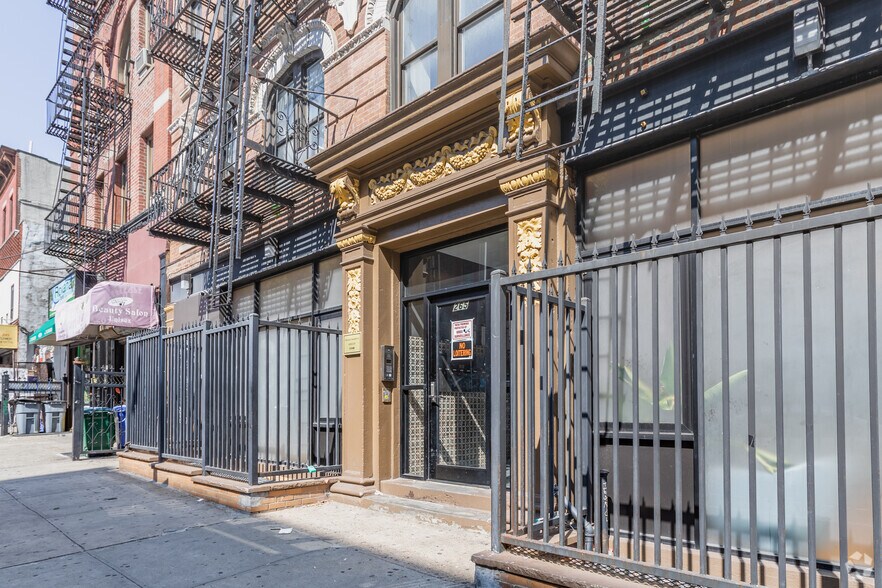 265 S 2nd St, Brooklyn, NY for sale - Building Photo - Image 1 of 1